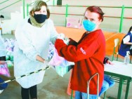 Famílias assistidas pelo CRAS Paulista recebe kits de higiene e limpeza