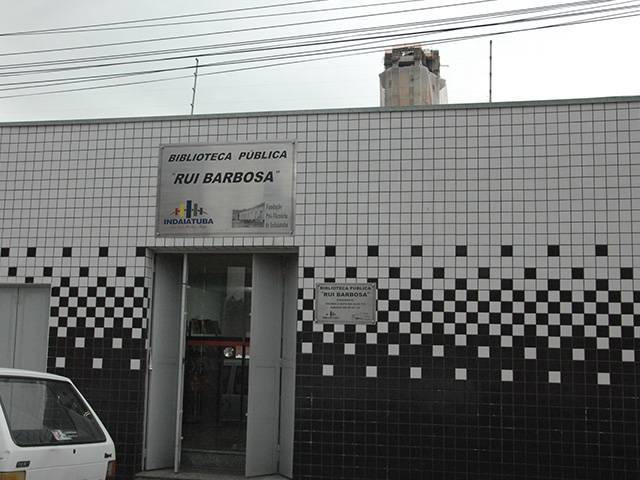 Biblioteca Rui Barbosa tem mais de 33 mil títulos