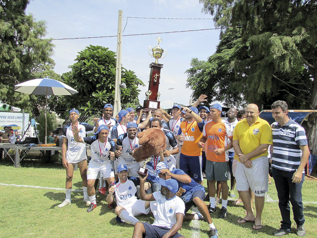 Equipe do Cruzeiro garantiu o título da Supercopa Vila Avaí após vencer a Exsa