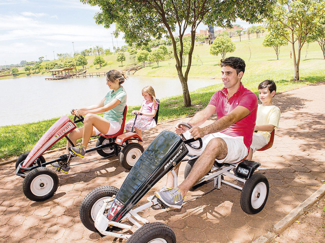 Pista de ciclismo garante diversão para toda à família