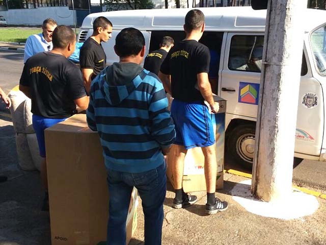 Roupas, calçados, cobertores, brinquedos, entre outros, podem ser entregues