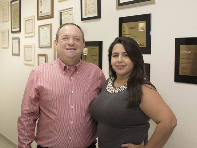 Sérgio e Márcia Borsari comemoram hoje, 25 anos de história com coquetel e palestra do filósofo e historiador, Leandro Karnal   