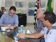 Prefeito Luiz Dalben recebe integrantes de Grupamento de Bombeiros Militar de Piracicaba para discutir parceria