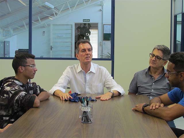 Presidente Luís Roberto Roson,  Vereador Aguiar e o professor Luís Fabiano Jesuíno