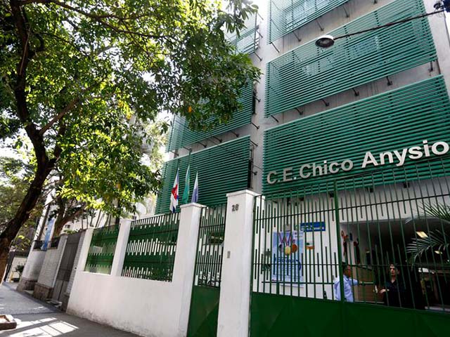 Rio de Janeiro - Colégio Estadual Chico Anysio, no Andaraí, mantém convênio com o Instituto Ayrton Senna e com o Sebrae para desenvolver atividades de empreendedorismo