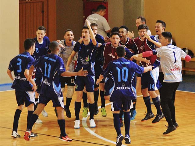 Muita vibração e energia durante as competições da equipe de Futsal do TIME Jundiaí