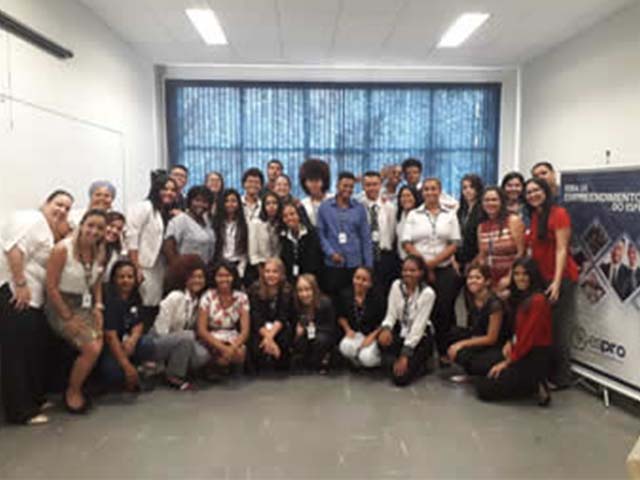 Pessoal da Cohab-Campinas participa de Feira do Empreendedorismo