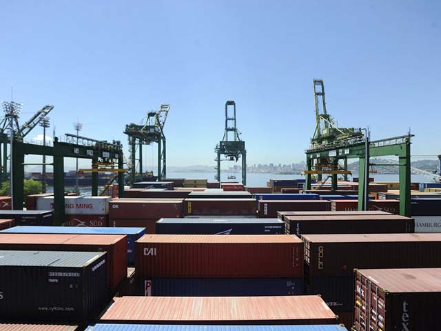 A paralisação nas compras ocorreu alguns dias depois de Trump anunciar novas sobretaxas de 10%