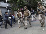 Manifestantes tentam invadir Congresso do Chile