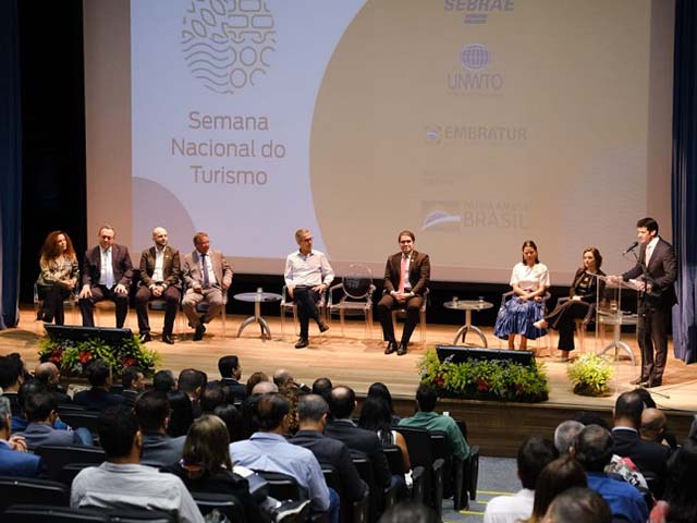 Cerimônia de abertura da 1ª Semana Nacional do Turismo, em Belo Horizonte