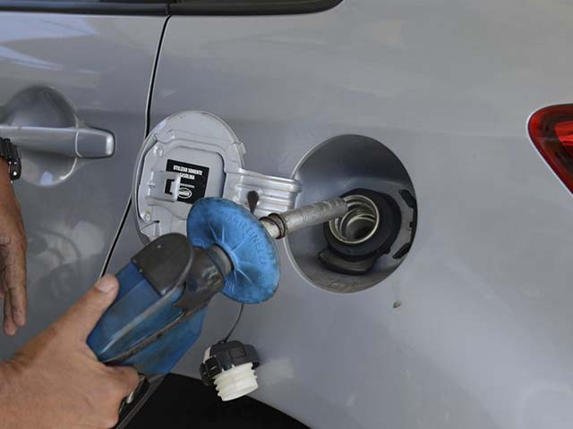 Desde janeiro, a Petrobras já reajustou três vezes o preço do diesel e quatro vezes o da gasolina