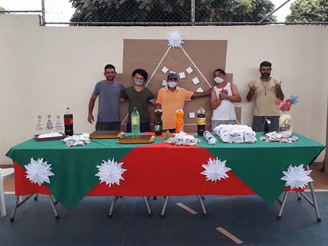 Além do lanche ofertado, foi desenvolvida uma atividade socioeducativa