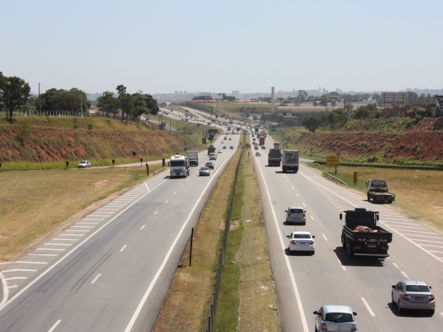Entre a sexta (25) e a quarta-feira (2), cerca de 725 mil veículos devem passar pelas rodovias administradas pela AB Colinas