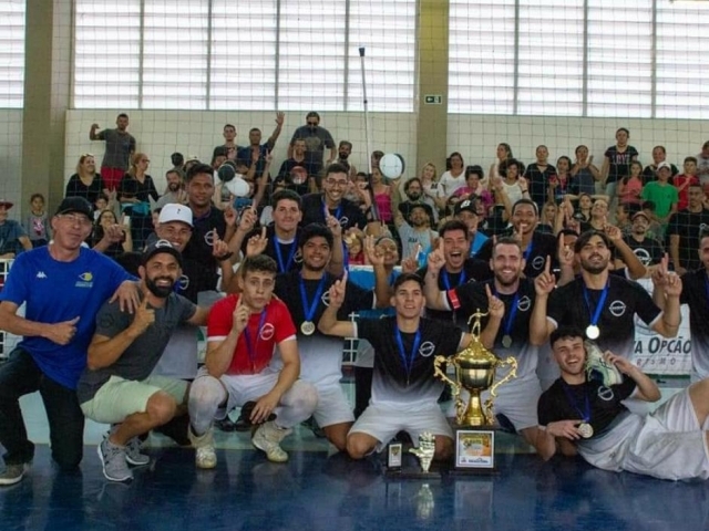 Equipe Bola de neve, que foi campeã da Série Prata em 2019 da competição