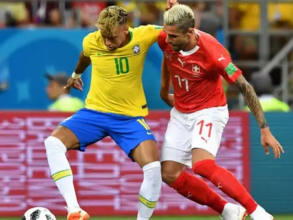 Brasil joga contra a Suíça nesta segunda sem Neymar e Danilo