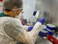 Estudo indica que vacinados com três doses tem mais proteção contra variante ômicron