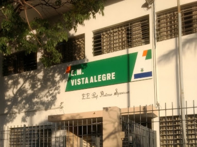 Escola Estadual Professor Antonio Sproesser, onde também funciona a Escola Municipal Vista Alegre foi alvo de tentativa de bomba caseira nesta segunda (13)