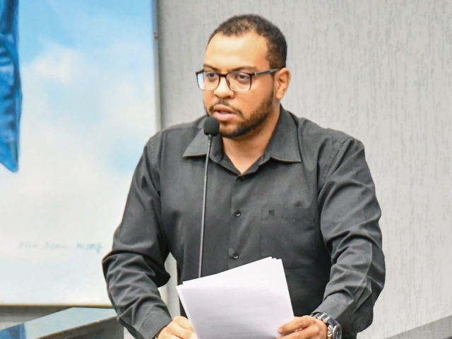 Vereador Arthur Spíndola criou a lei Anti Linhas Cortantes que fiscaliza o uso de linhas de pipa com potencial cortante.