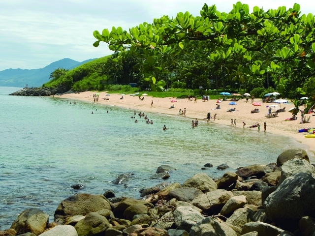 Uma das diversas praias de Ilhabela para aproveitar durante o feriado