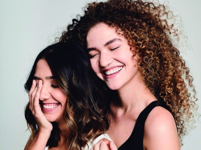 Dupla Anavitória faz show acústico em Indaiatuba em abril