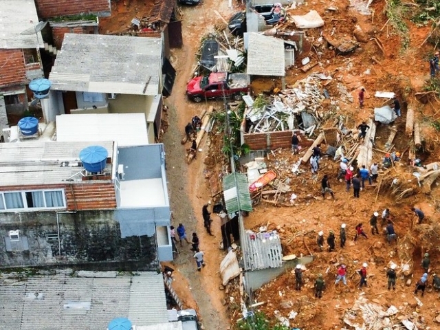 Governo vai construir mais de 500 moradias para afetados pelas chuvas no Litoral