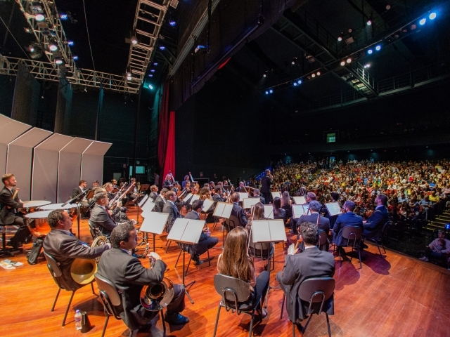 SAINT-SAËNS, Camille  Orquestra Filarmônica de Minas Gerais