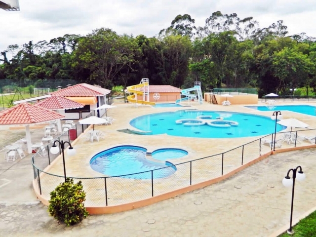 As piscinas da fazenda são aquecidas. 2 Crianças de até 10 anos não pagam