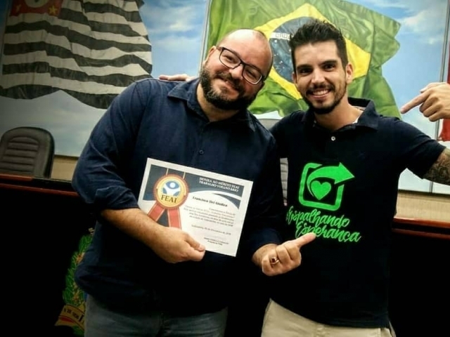 Com foco em economia criativa, cidadania e sustentabilidade eles ajudam diversas famílias 