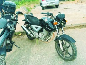Equipe da Guarda Civil encontra moto que havia sido furtada 