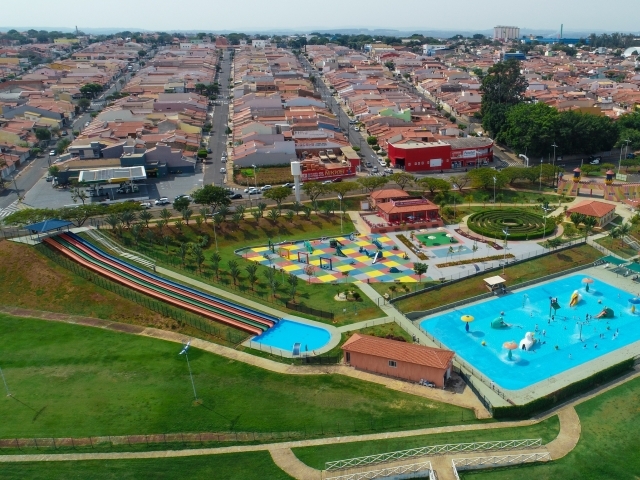 Parque aquático funciona de quarta-feira a domingo, das 9h às 12h e das 13h30 às 16h30, com agendamento