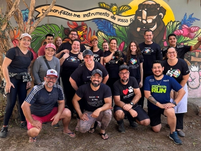 Equipes da Upar cuidando dos animais resgatados