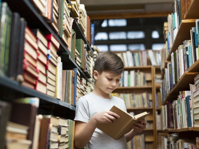 Indaiatuba as escolas trabalham com o empréstimo de livros e momentos de leitura no período de aula
