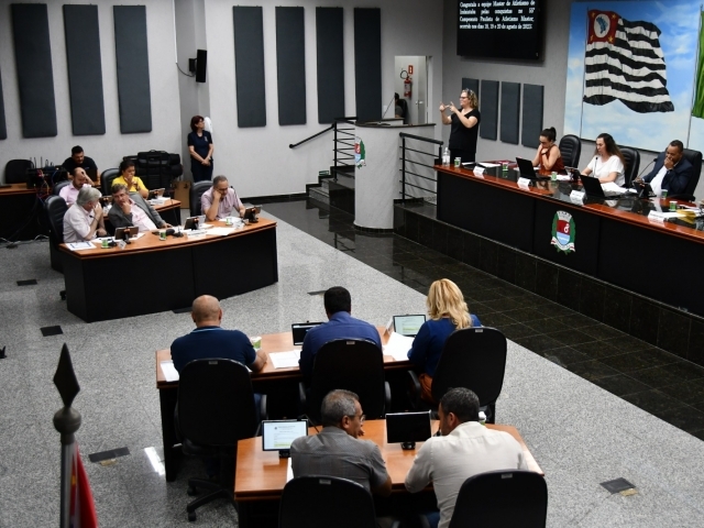 Aprovada na Câmara lei que normatiza a Dupla Conferência de nota fiscal na saída dos supermercados do município