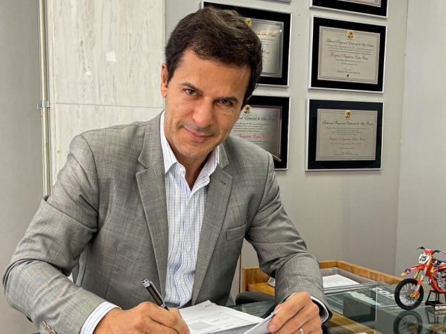 Deputado Rogério Nogueira visita obras em Elias Fausto e anuncia novo investimento