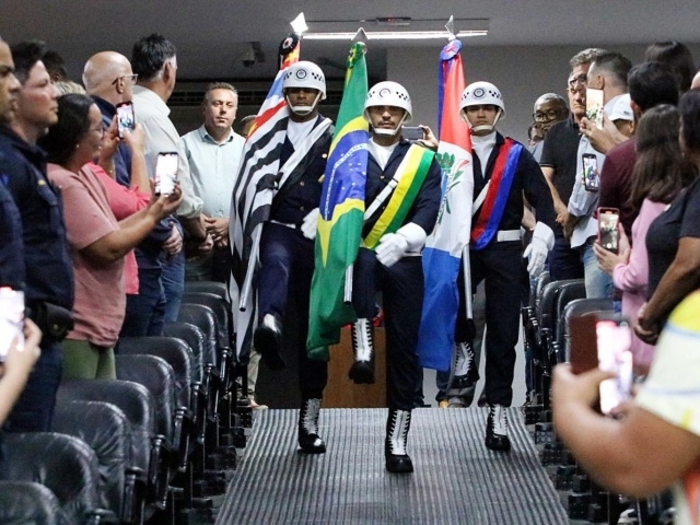 Sessão Solene realizada pela Câmara Municipal em homenagem aos 40 anos da Guarda Civil