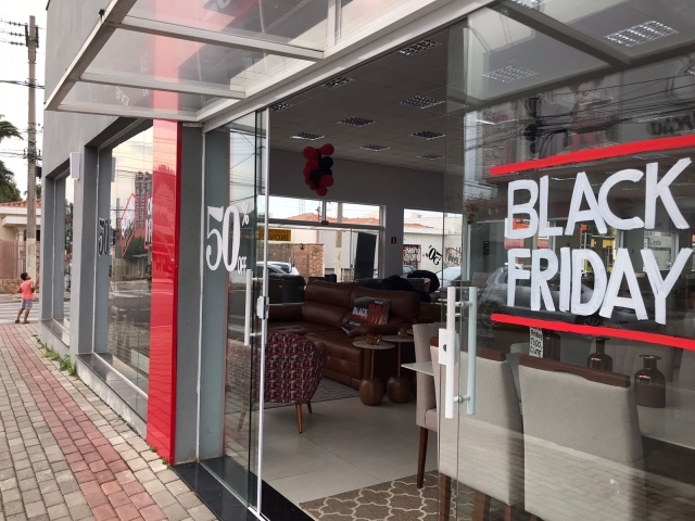 Black Friday acontece este mês e vendas devem aumentar em comparação com 2022