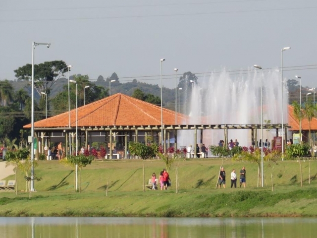 O Parque do Mirim é uma das atrações da cidade que é opção para toda a familía
