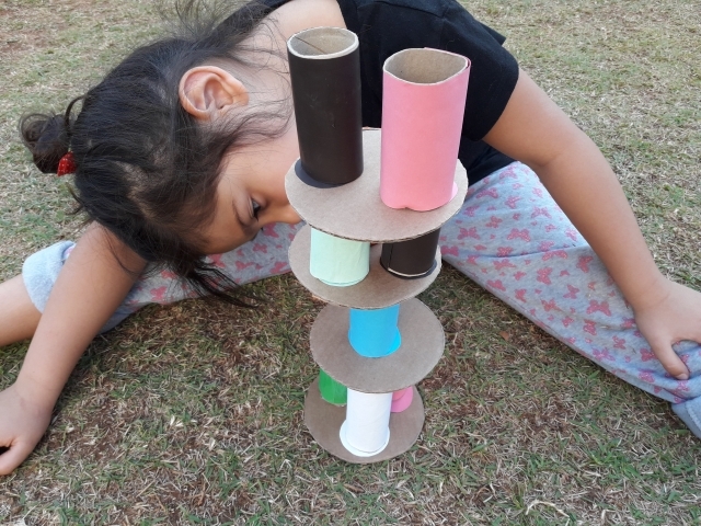 Brinquedo feito com material reciclável