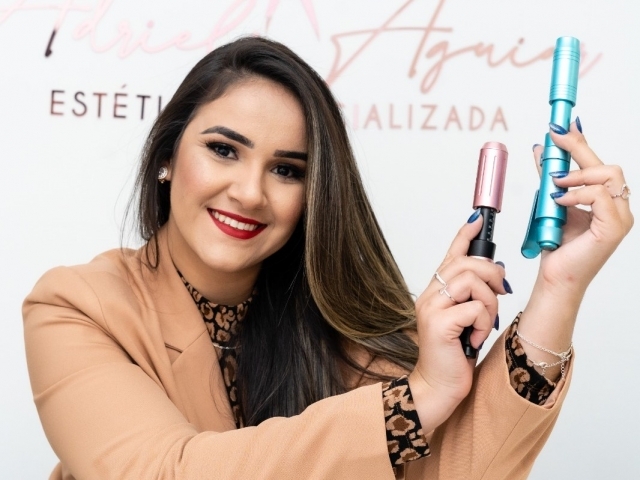  Adrieli é biomédica e cuida do bem estar e eleva a autoestima