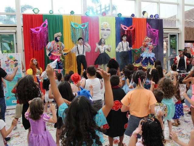 Bailinho de Carnaval no Polo Shopping em 2023 