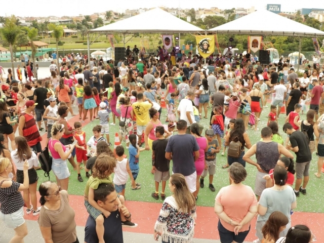 CarnaKids reúne famílias inteiras no Parque da Criança
