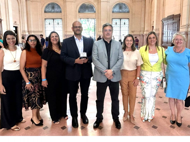 A cidade foi reconhecida na premiação “Município Destaque na Alfabetização”, durante o lançamento do Programa Alfabetiza Juntos SP na Sala São Paulo