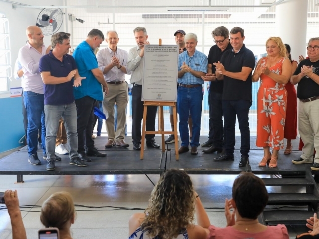 Prefeito Nilson Gaspar inaugura o Complexo Educacional Profª Maria José Arruda Salvadori Martinhão