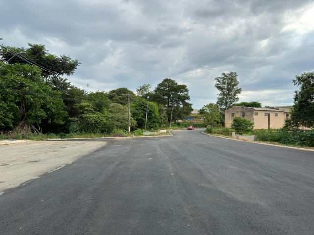 Trecho de interligação pela rua Joaquim Pedroso de Alvarenga já está com a via pavimentada