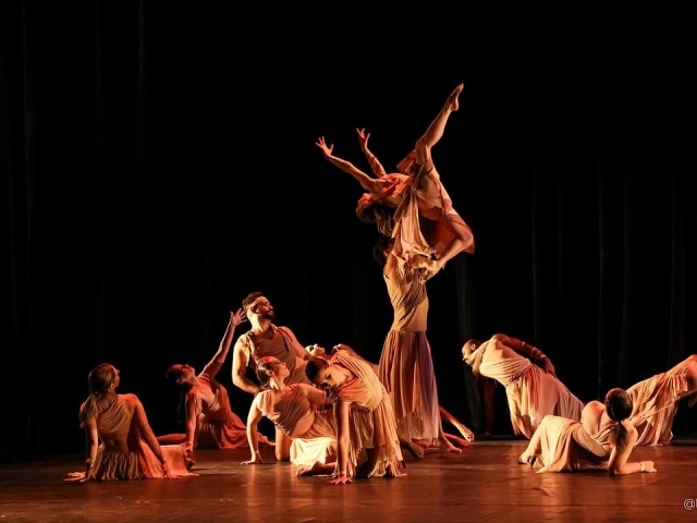 Coreografia Entre Caminhos