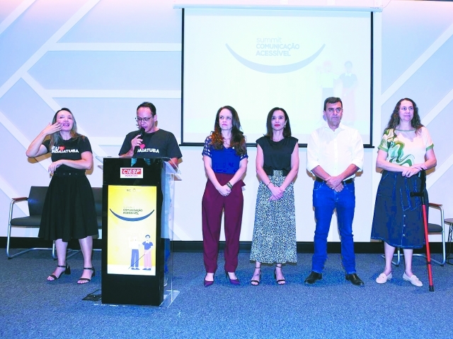 Autoridades na abertura do Summit de Acessibilidade