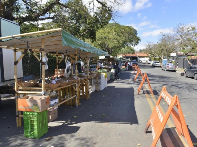 Feira de Orgânicos de Indaiatuba acontece na rua Ana Nunes Rocha, em frente ao estacionamento do Parque