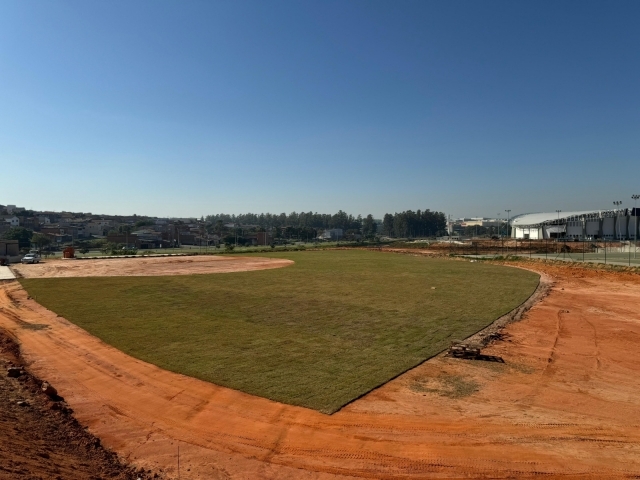 Novo campo possui dimensões de 67 metros e está equipado para atender beisebol e softbol feminino