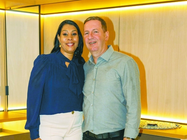 Viviane Américo Juliani e Fábio Fernandes Juliani da Casa Nova Projetos e Marcenaria