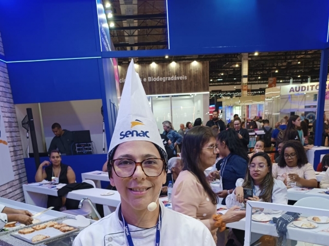 A Chef Regina Perrota, do Senac Salto, participou do evento